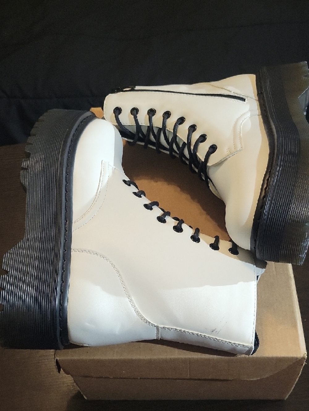 Cushionaire Daria Lace-Up Chunky Platform Combat Boots Womens 7.5 NEW - Picture 7 of 10